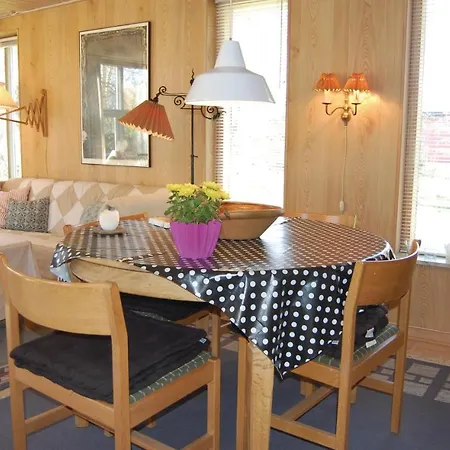 Cozy In Tranekaer With Kitchen
